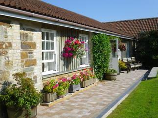 Woodlands Cottage is located in Truro