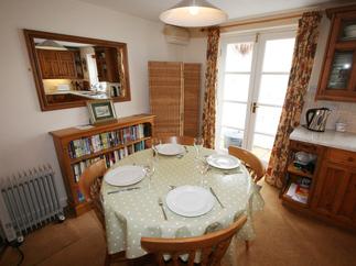 Chapel Cottage is in Newquay, Cornwall