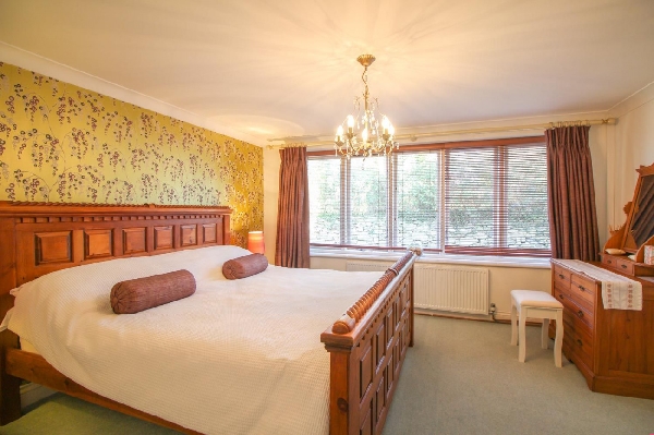 Dune Cottage at Rosevidney Manor is in Marazion, Cornwall