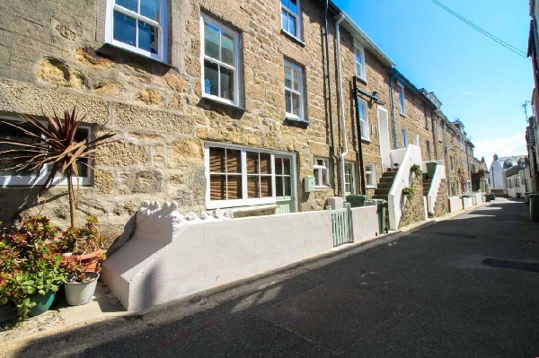 St Eia Cottage is located in St Ives
