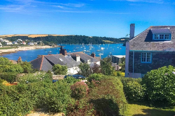Rosslyn Cottage is in St Mawes, Cornwall