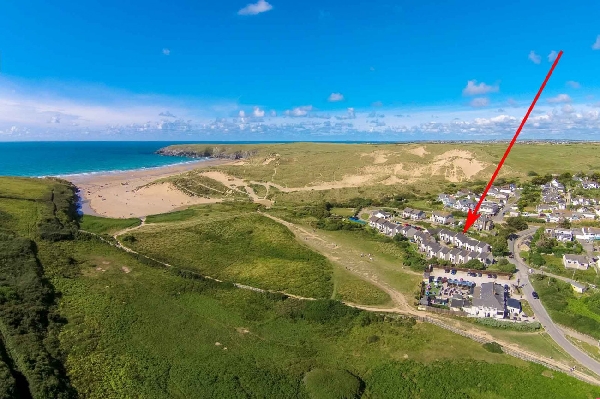 Pennasville 18 is located in Holywell Bay