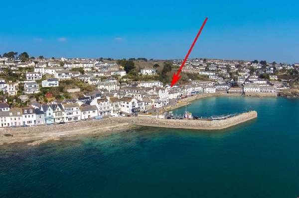Harbour Retreat is located in St Mawes