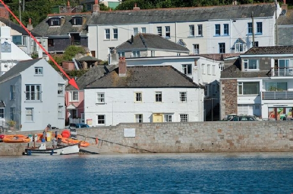 Manor Cottage is located in St Mawes