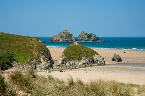 Beach Retreat is located in Holywell Bay