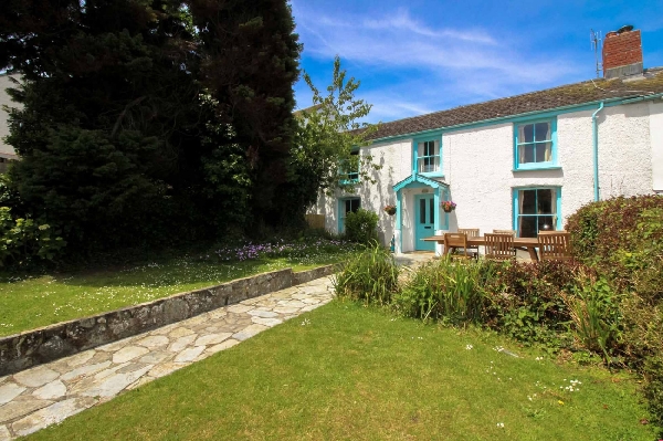 Rosslyn Cottage is located in St Mawes