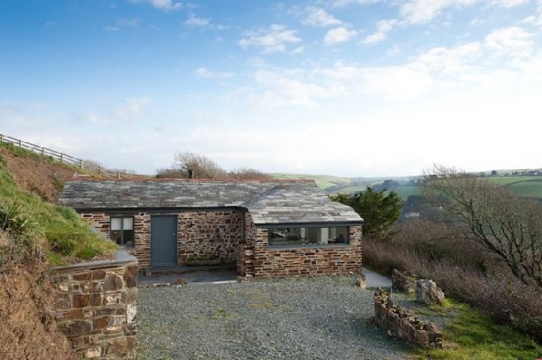 Lambs Barton Cottage is in Crackington Haven, Cornwall