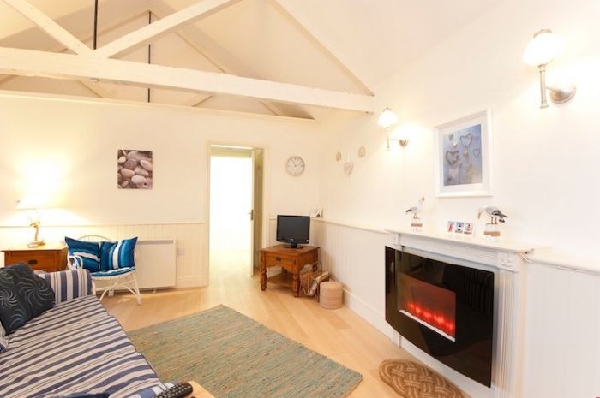 Lighthouse Cottage price range is from just £359