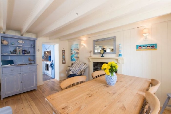 Thimble Cottage is in St Mawes, Cornwall