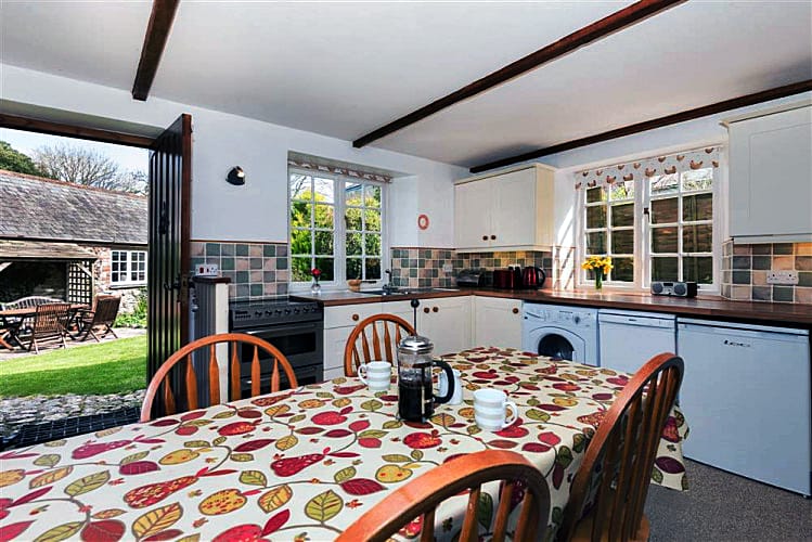 Buller Cottage is located in Looe