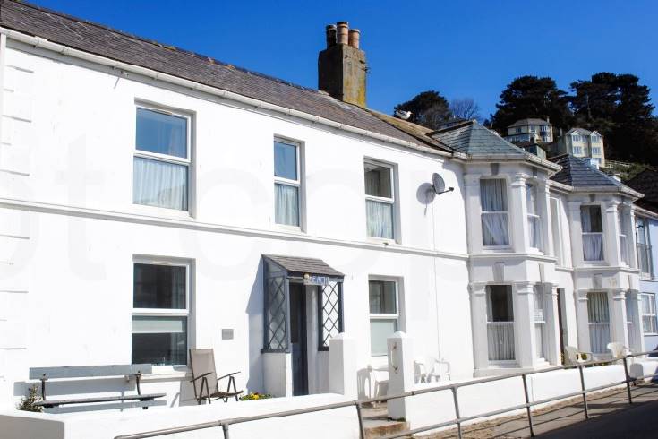 Beach Cottage is located in Looe