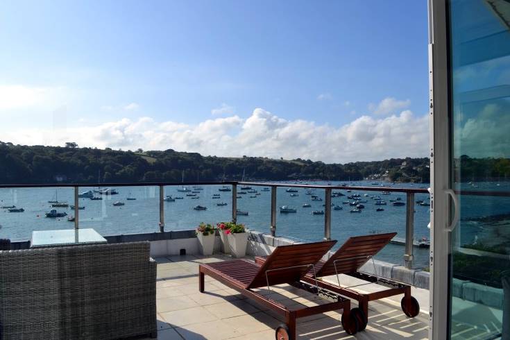 Demelza 3 is located in Helford Passage