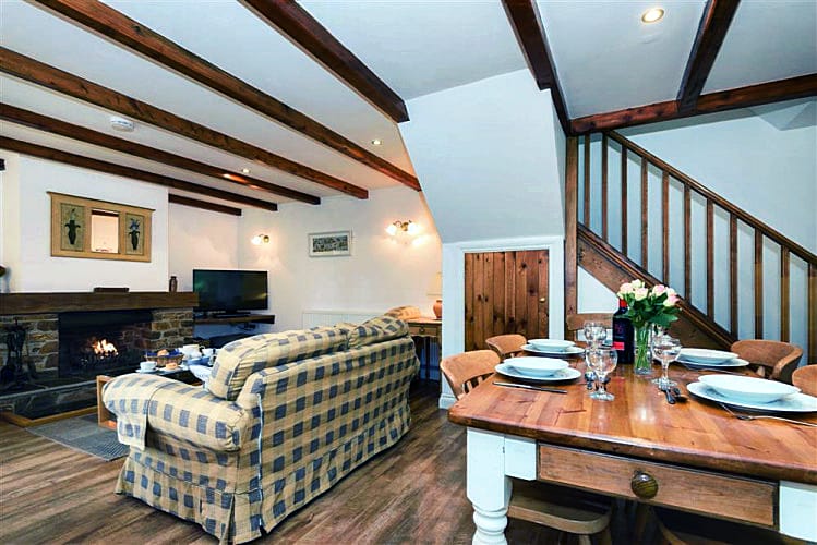 Holm Oak Cottage is located in Looe