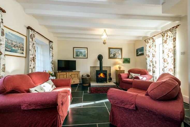 Rainbow Cottage is located in Porthallow